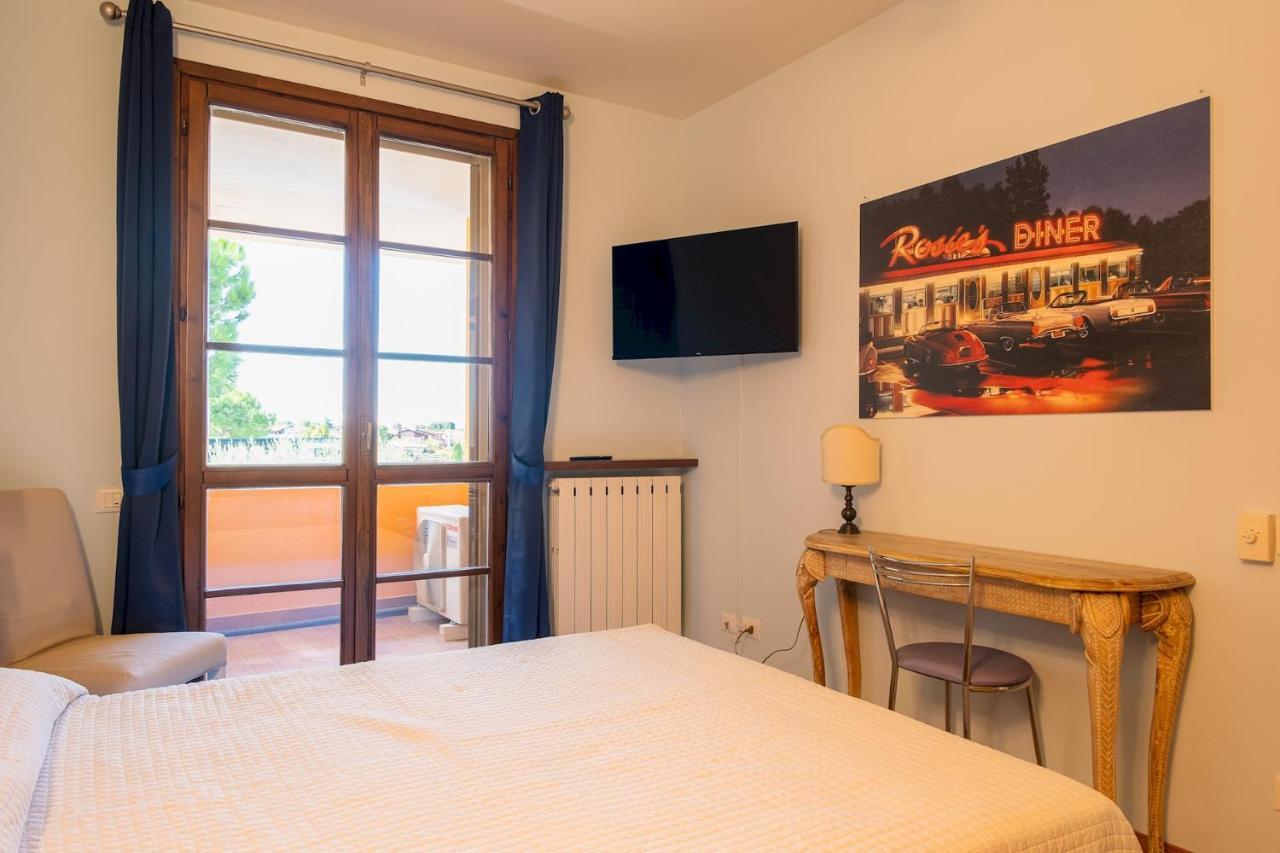La Casa Sul Porto - Italian Homing Apartment Sirmione Luaran gambar