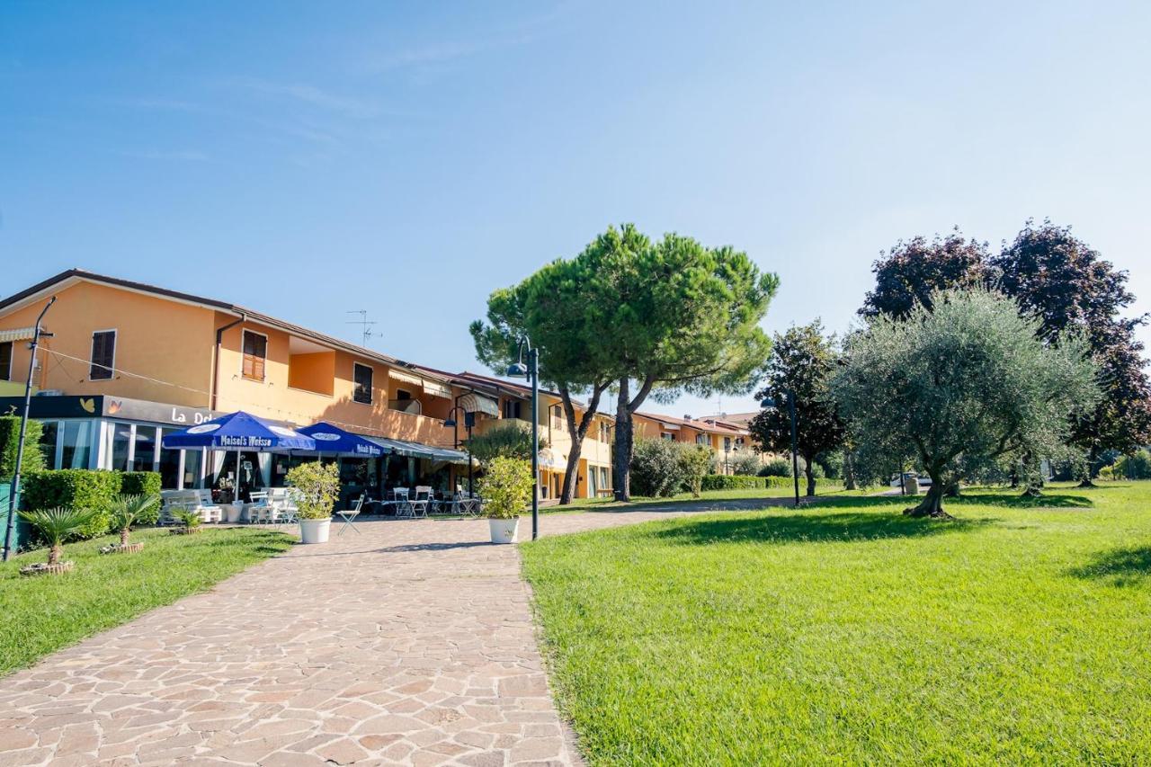 La Casa Sul Porto - Italian Homing Apartment Sirmione Luaran gambar