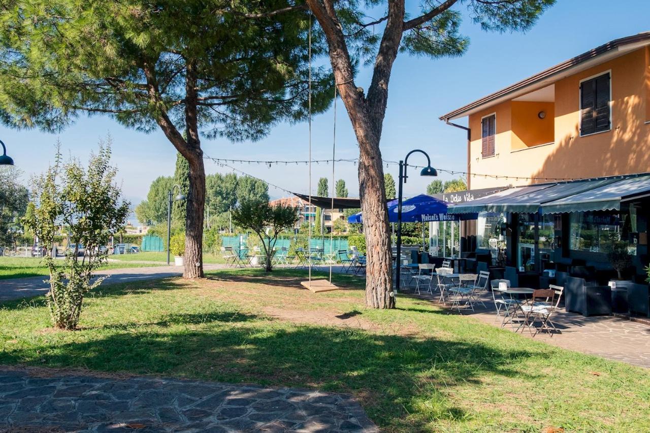 La Casa Sul Porto - Italian Homing Apartment Sirmione Luaran gambar